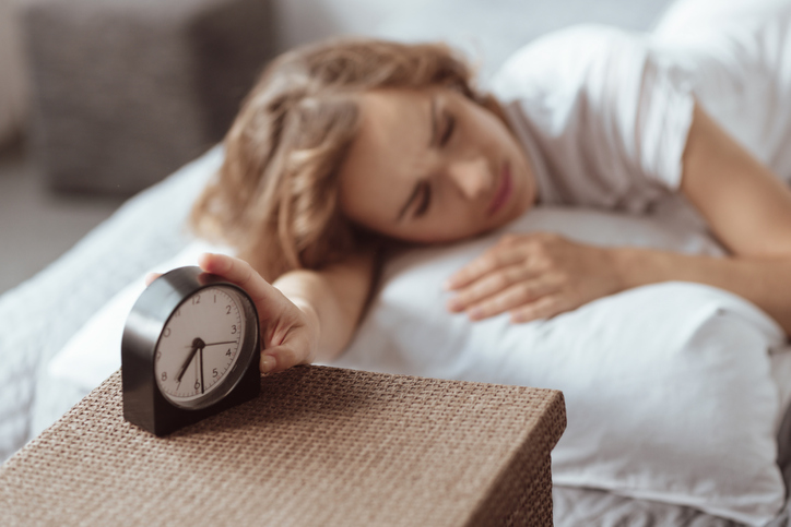 Cómo afecta el estrés y la falta de sueño a tu belleza