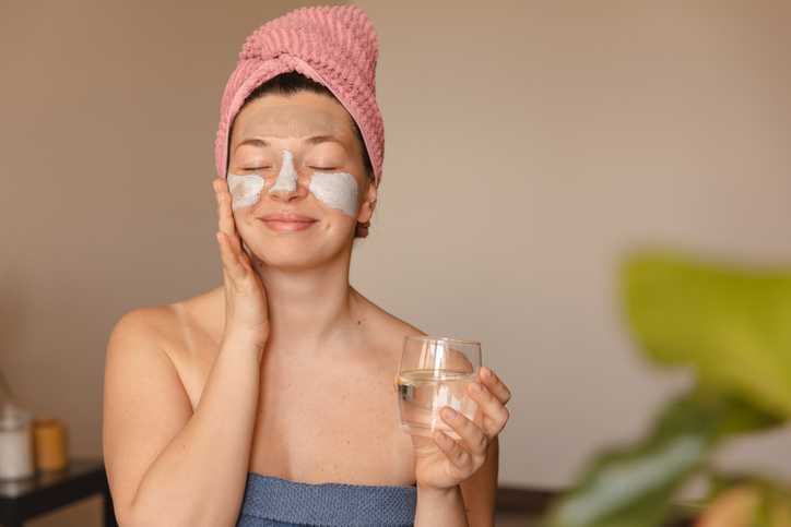 Exfoliar la piel: una técnica de cuidado milenaria